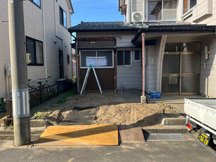小屋の解体、駐車場つくり