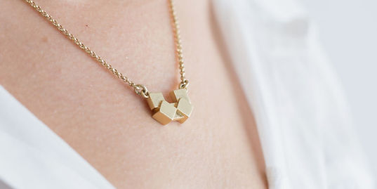 Colar de ouro em close-up
