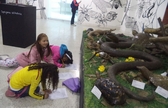 Niños desarrollando actividad