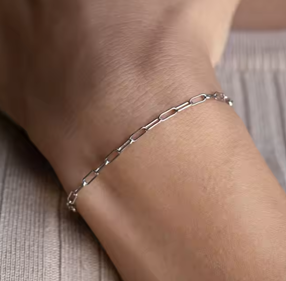 Thumbnail: Paper Clip Bracelet