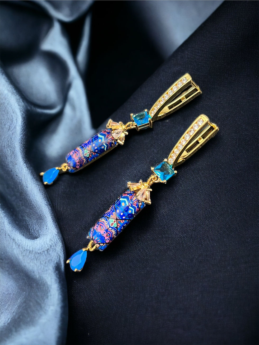 Asimetriskie auskari Kardemundes - tumši zilie