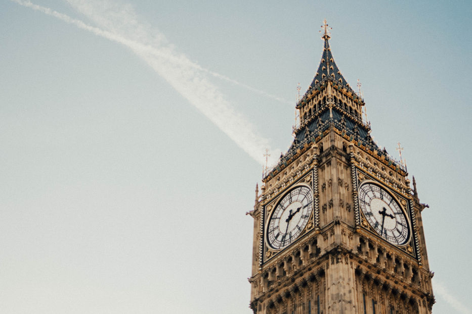 Trimite Plic sau Colet în UK Fără Contract Rapid și Ieftin