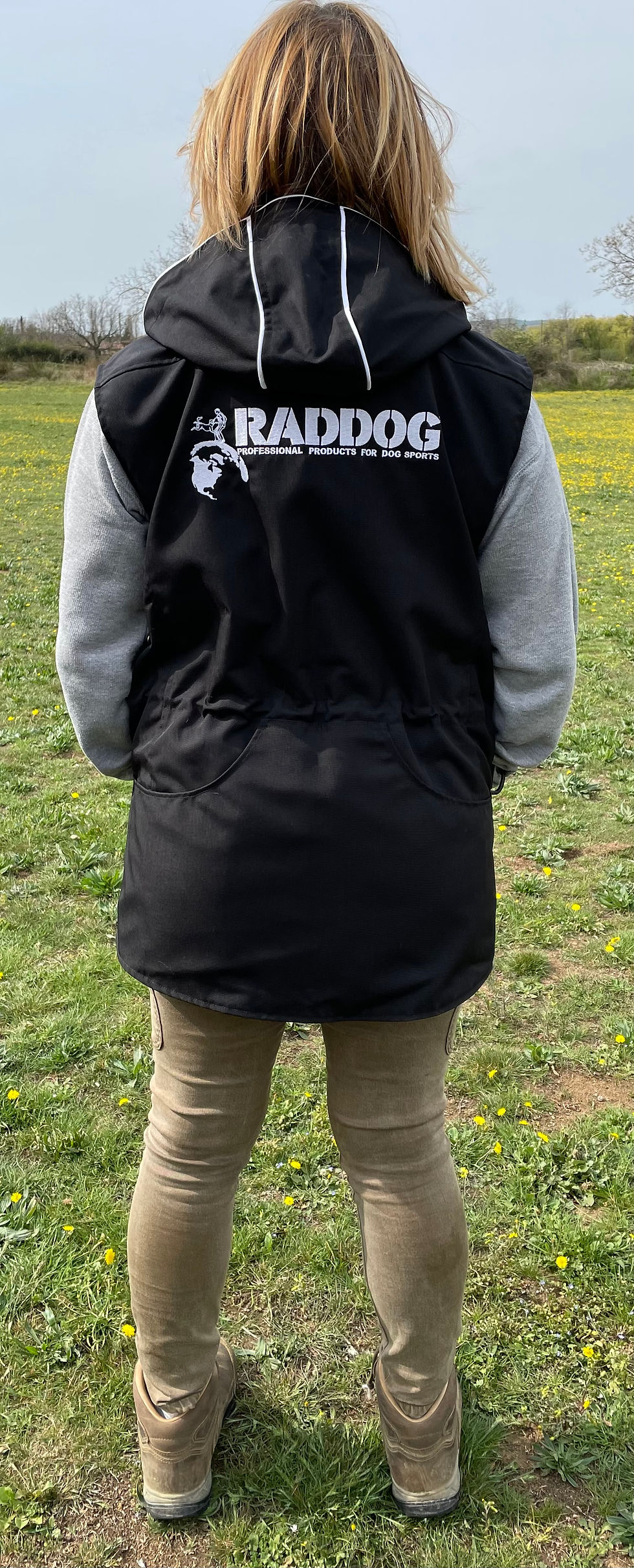 الصورة المصغرة: Veste d'entrainement noire avec capuche