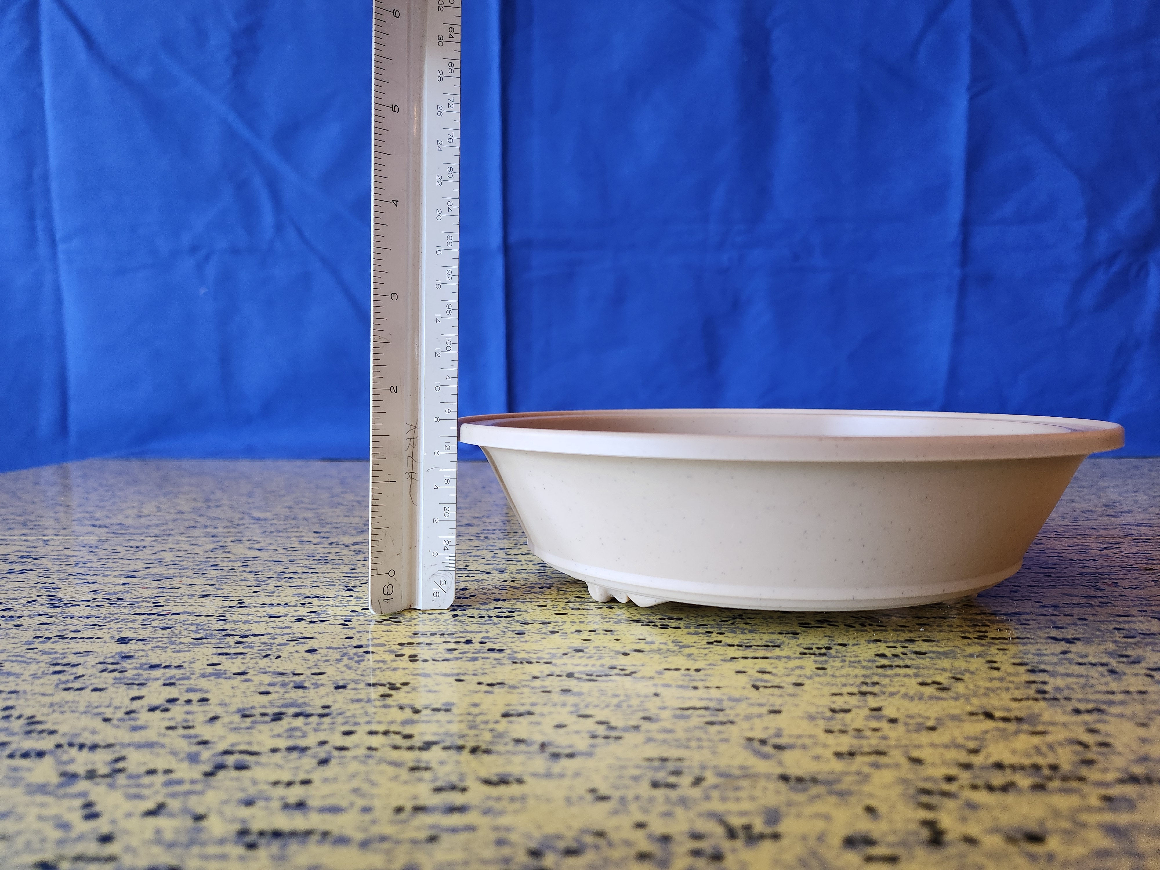 Tan 8" x 2" Round Pot