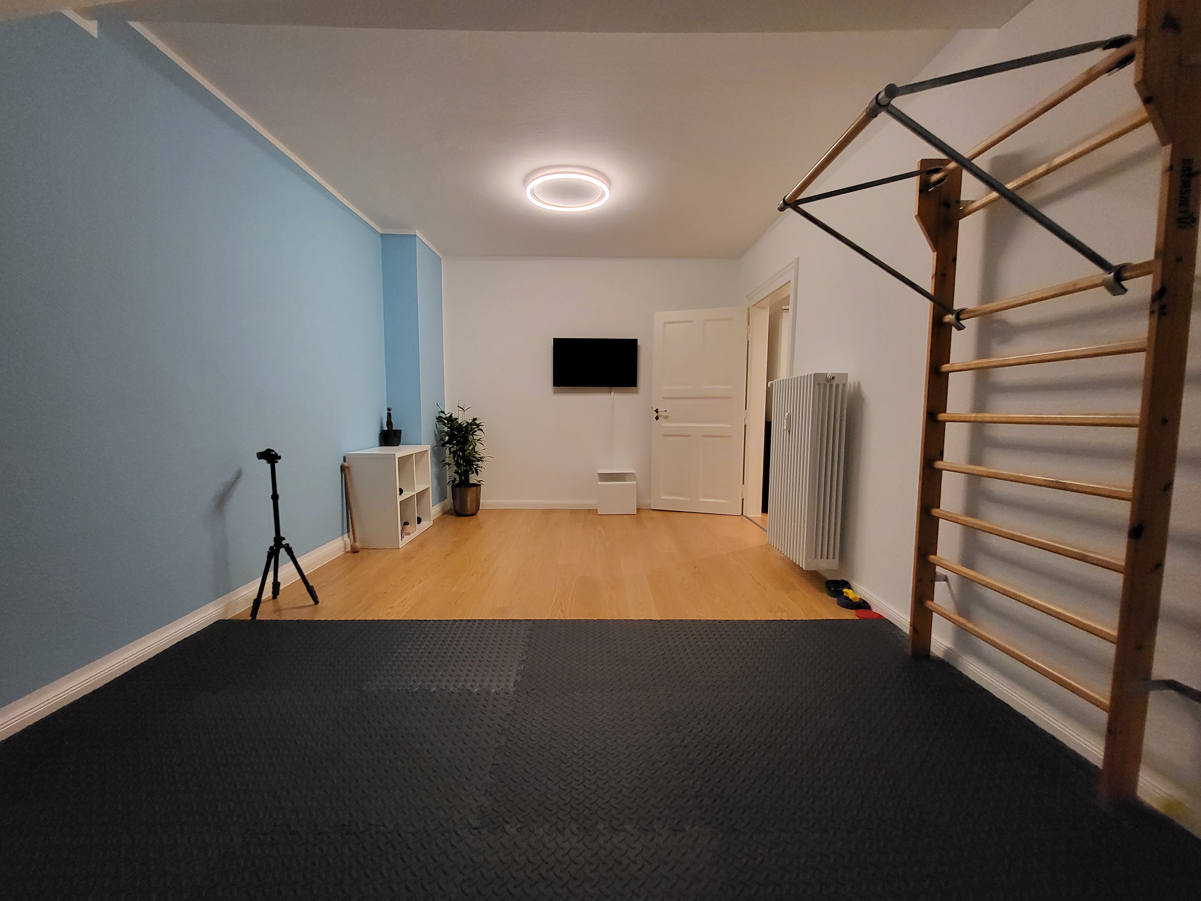 Praxis fuer Sporttherapie in Frankfurt - moderner Behandlungsraum