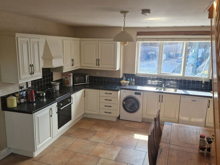 How much does it cost for a kitchen respray