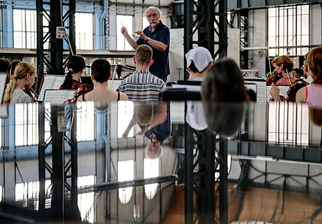 Johannes Kalitzke and ONO – Ostrava New Orchestra_Ostrava Days 2023.jpg