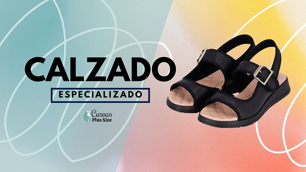 Sandalias negras con hebilla dorada sobre fondo degradado de azul a amarillo y rosa. Texto: Calzado especializado. Curvas Plus Size.