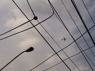 Aviones en el alambre
