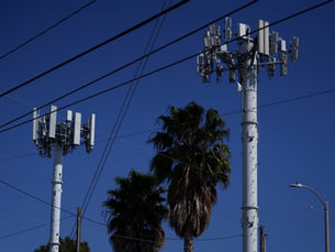 Android phones could soon warn you of “Stingrays” snooping on your communications