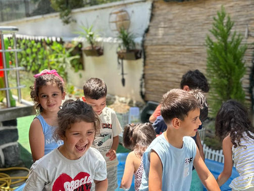 mavi düşler anaokulu renkli havuz oyunları

