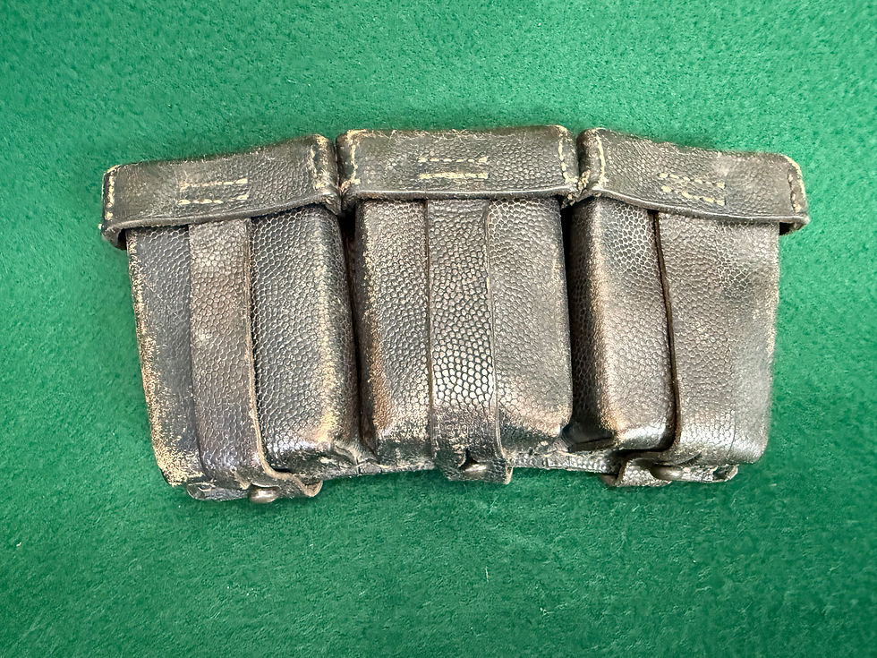 Thumbnail: WWII German Kar98k Leather 3-Cell Ammo Pouch RBNr 0/0465/0012 Germany