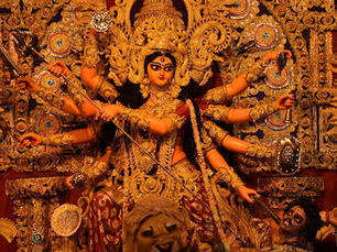 SHAKTI WISDOM CODES – August 2025 Durga & die Rückkehr deiner Führungskraft