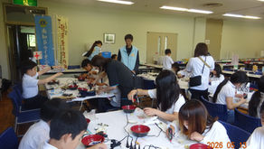 5月11日（月）弥富市立十四山西部小学校の子供たちに砂時計教室を開催しました。5月13日（水）愛西市立草平小学校の児童に砂時計教室を開催しました。
