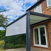 weinor Terrazza Sempra with Vertitex 2 front screen and Sotezza under awning