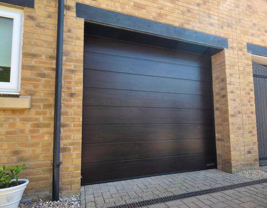 Hormann LPU42 M Ribbed Decograin Night Oak