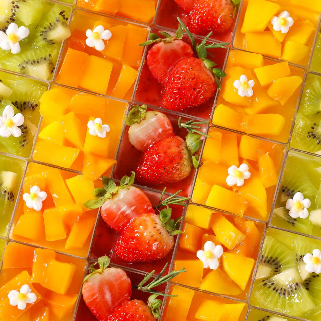 Set mousse Fruit Symphony (dâu, chanh leo xoài, sữa chua kiwi)