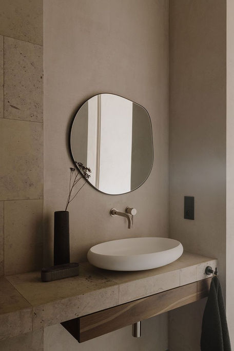 Wabi-sabi toilet
