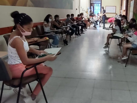 Los niños de la Comuna 10 se benefician con talleres