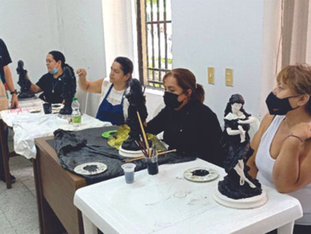 Taller de manualidades del CDS beneficia a la Comunidad de la Comuna 10