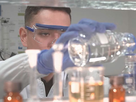 Producción de medicamentos en Antioquia: entre El Ministerio de Salud, la U. de A. y el Instituto Nacional de Salud 