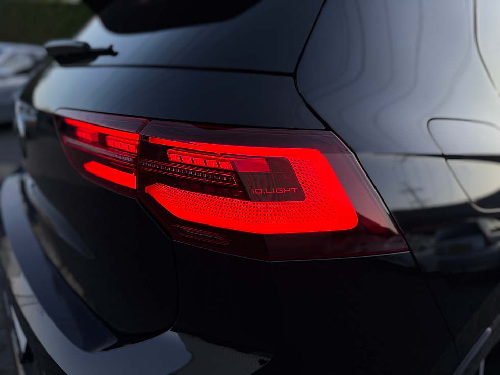 Thumbnail: Volkswagen Golf 8 R performance | Akrapovic | Leer | 