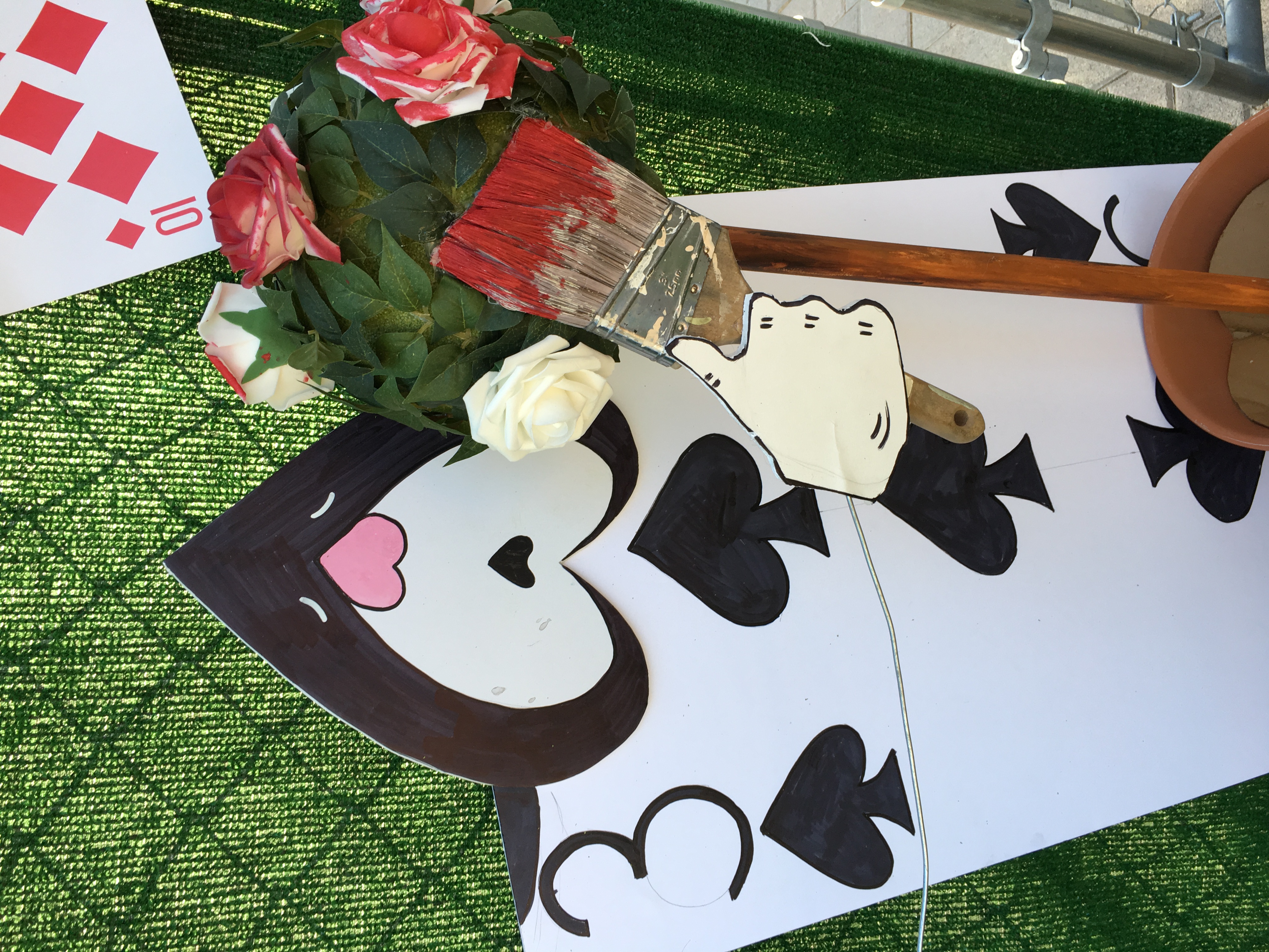 WONDERLAND PROP