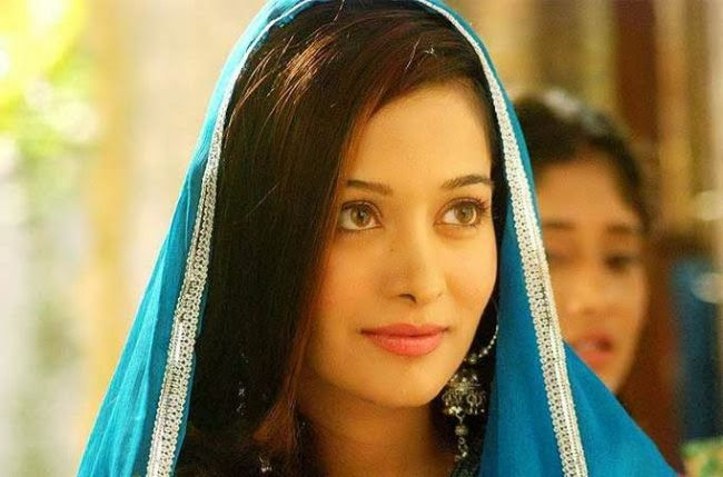 Aliya-Beinteha-beintehaa-36996850-650-429.jpg