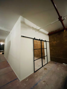 Seamless L-Shaped wall/SLIDEN BARN DOORS