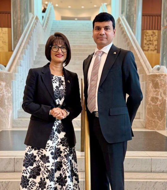 Dr. Parwinder Kaur with WA Chief Scientist Prof Sharath Sriram