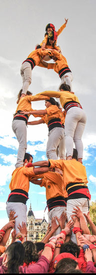 3 de 6 amb l'agulla dels Castellers de Santpedor