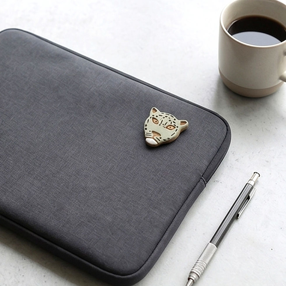 Thumbnail: Brooch - Snow Leopard