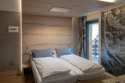 ARREDO CAMERE ALBERGO