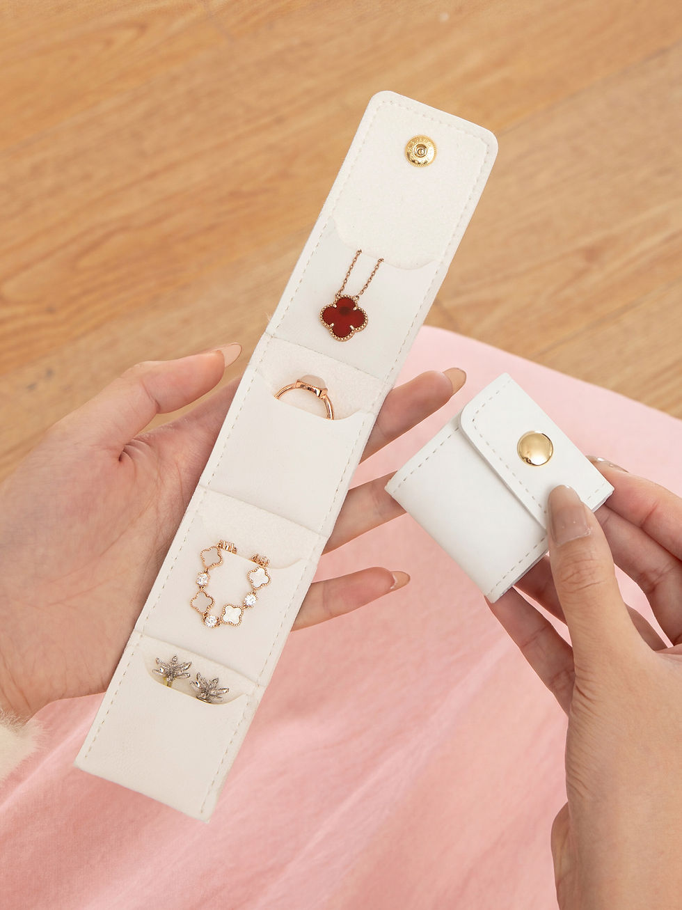 Thumbnail: Travel Jewelry Organiser