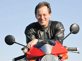 Klimafreundliche Mobilität ohne Scheuklappen: Dipl.-Ing. Helmut Heusler in der PS.Halle