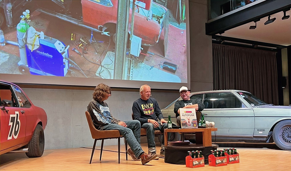 Motoraver zog ein – Autopunk, Anekdoten und Augenzwinkern im Rückspiegel