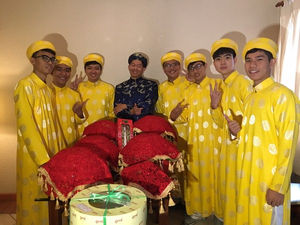 A Vietnamese American Wedding From An Indian American Hindu