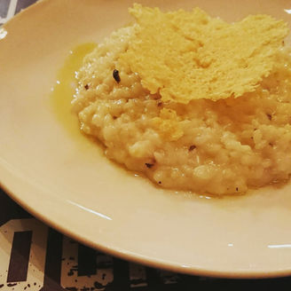 Rissotte aux truffes
黒トリュフとパルメザンのリゾット