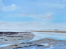 46 x 61 cm. 19. Juni 2025. Die Sonne steigt und so ist es schnell sehr warm an diesem Sommermorgen. Ich male schnell, um noch die Wolken darstellen zu können. Die Sandbänke mit ihren Austern liegen jetzt fast vollständig trocken und der Blick geht weit in die Tiefe, wo ganz schemenhaft die Insel Schiermonnikoog als dünne Linie sichtbar wird.