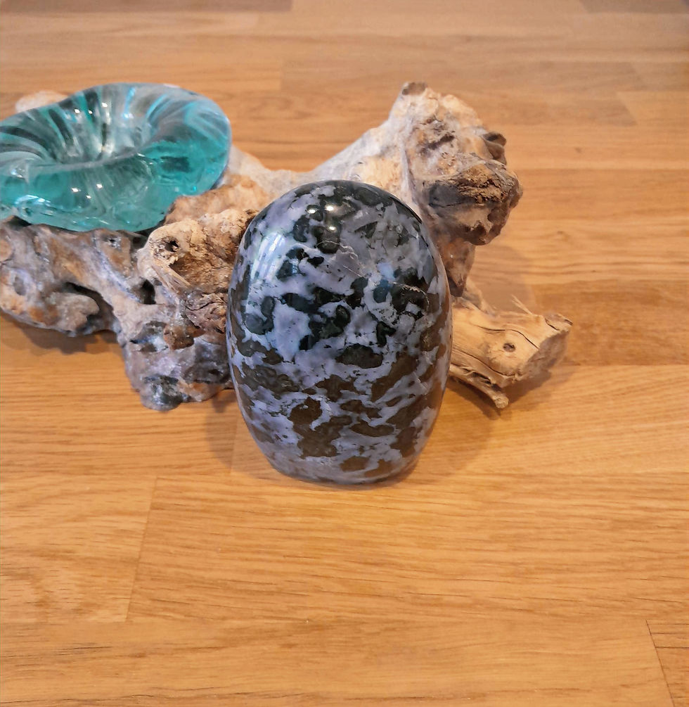 Miniaturbild: Gabbro Freeform