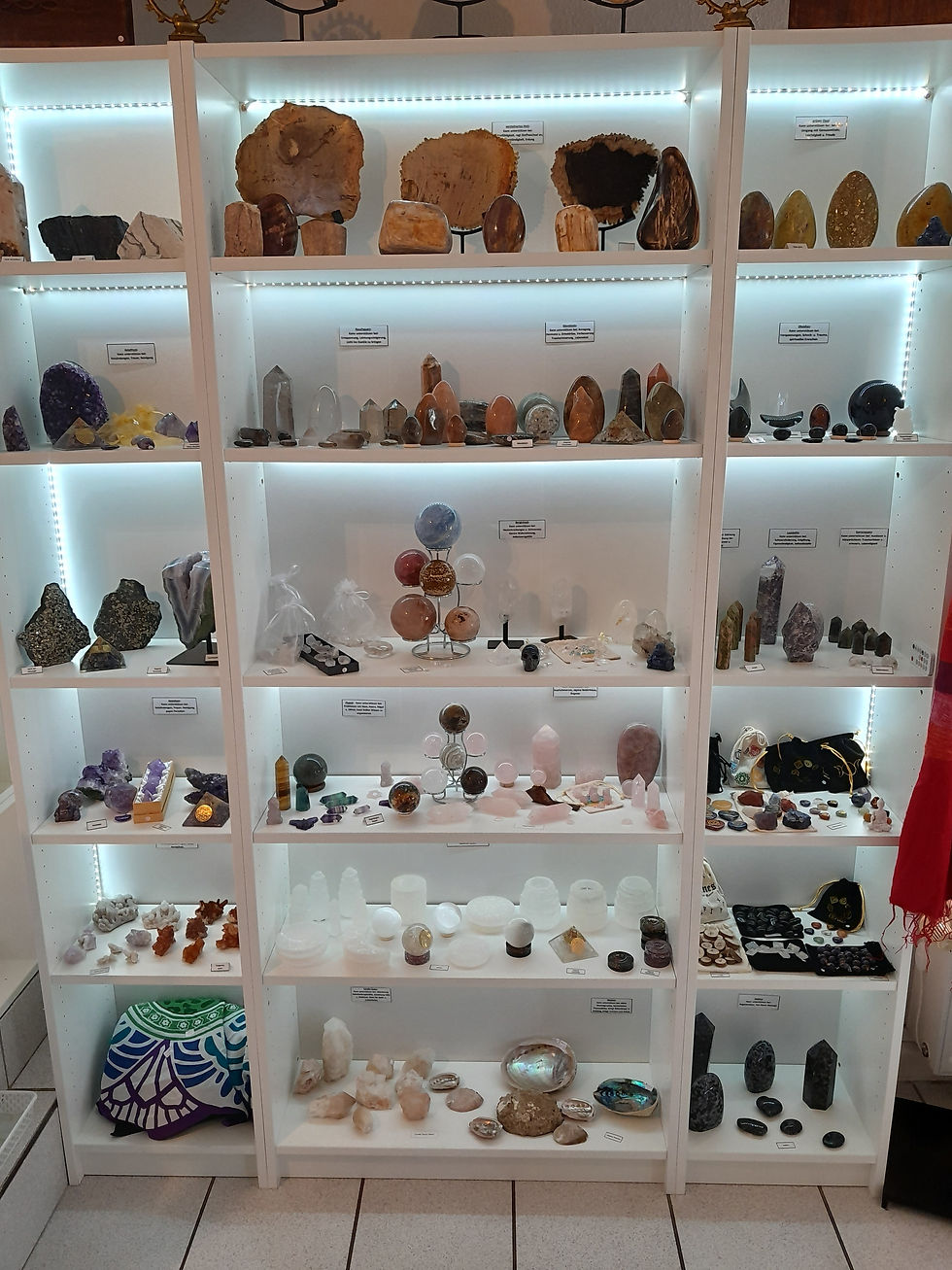 Mineralien, Heilsteine, Abalone, Runen, Chakra Steine, Kugeln und Freiformen,