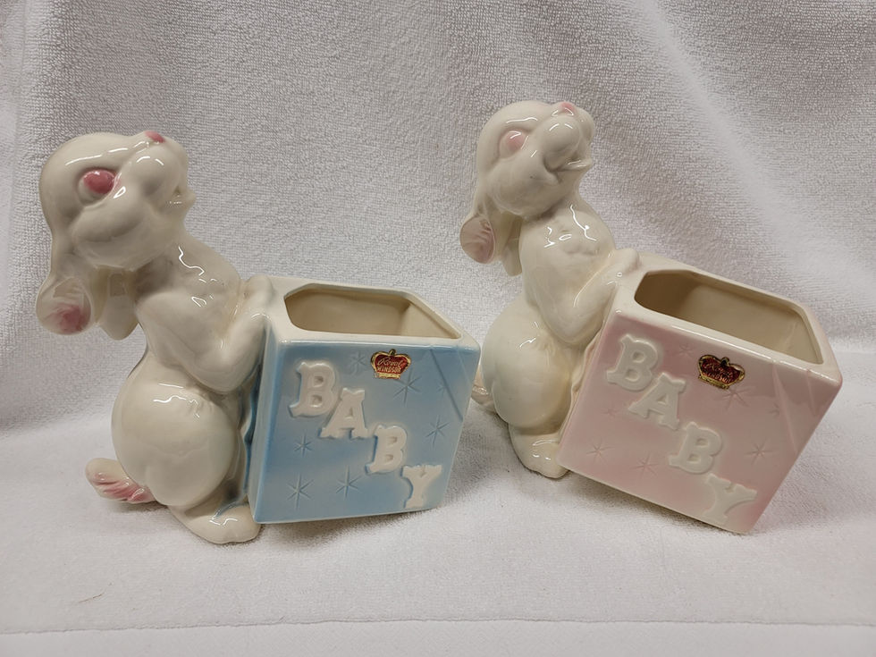 7 1/4" Royal Windsor Bunny Planter. Very Rare.