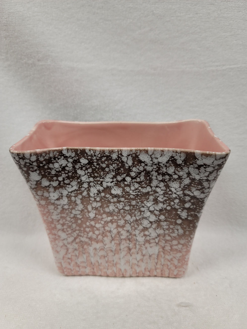 6" Royal Copley Parallel Rays Variation Planter with Speckled Finish. Impressed with U.S.A. on bottom. Paper label only. Hard to Find.