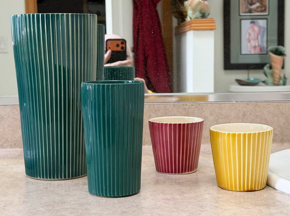 Ribbed Planters in 10", 6" & (2) 3". Rare 10" & 6". Courtesy of Jim Petzold.