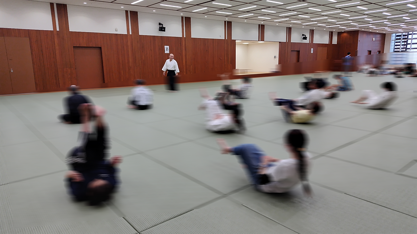 後ろ受け身稽古