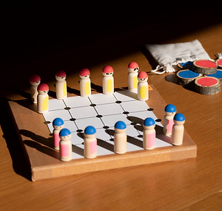 Plateau à créer - jeu de pions.jpeg