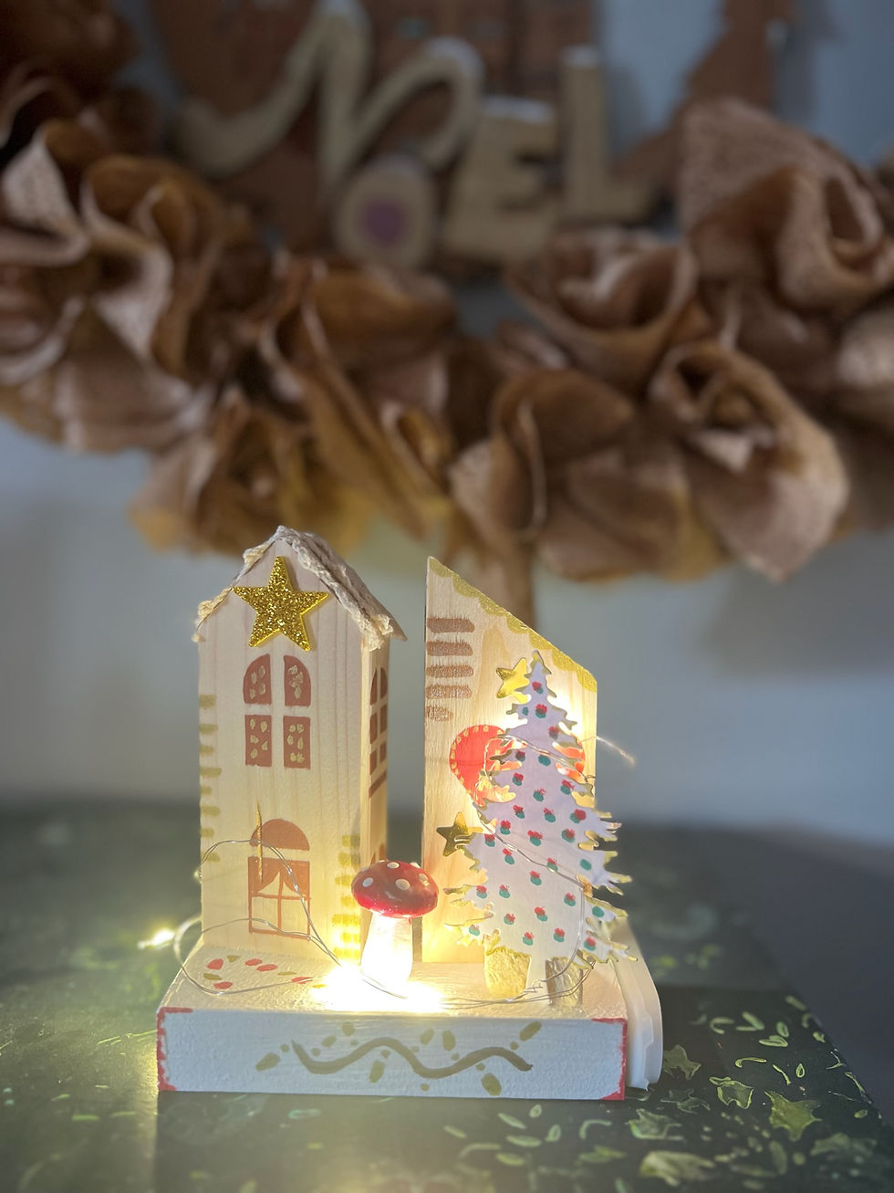 Atelier complicité de Noël-Un atelier créatif parent-enfant à Annecy Les maisons de Noël