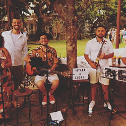 Formação para cerimonia na praia, banda completa