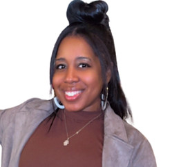 ashley  pic sq_edited.jpg