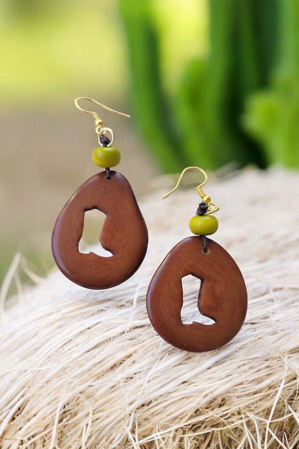 Hollow boots and lasso tagua earrings